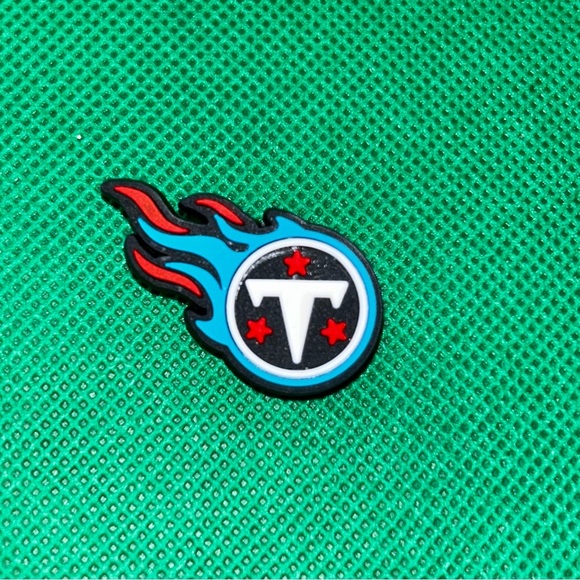 🌼 (3/$8 or 5/$15) NEW “NFL” Football Croc Charm Collection TENNESSEE Titans - Picture 1 of 1
